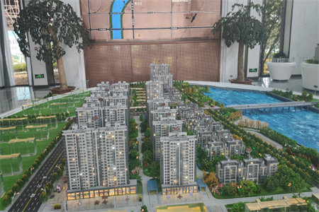 锦绣华庭3室2厅2卫75万128m2中档装修出售